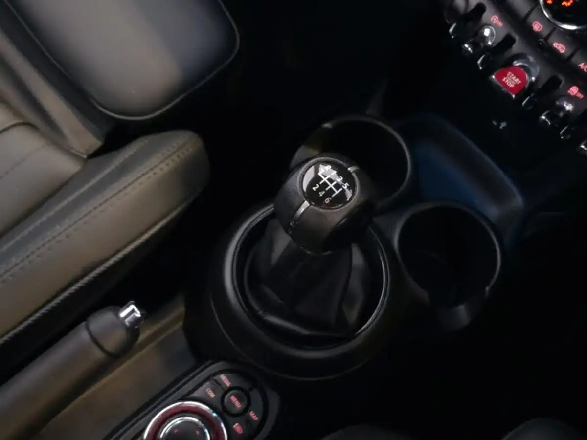 2021-mini-cooper-15-cooper-exclusive-hatchback-3d-big-9