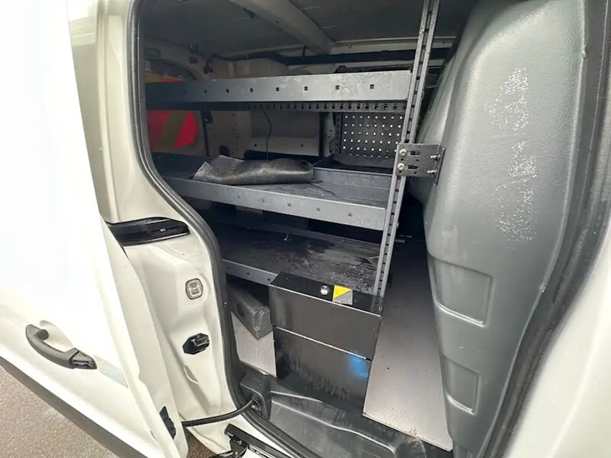 2018-peugeot-partner-16bluehdi-s-l2-756-panel-big-19