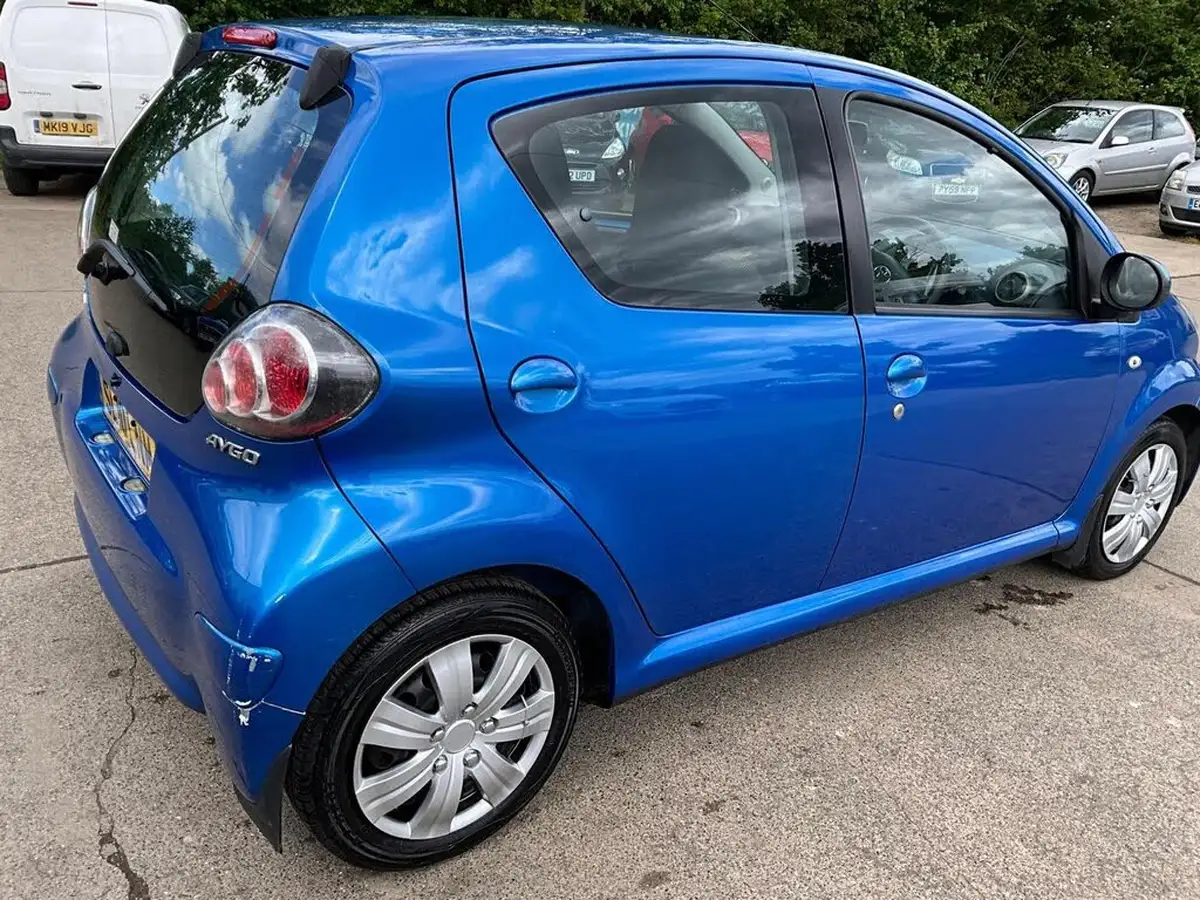 2010-toyota-aygo-10-aygo-blue-vvt-i-5d-big-27