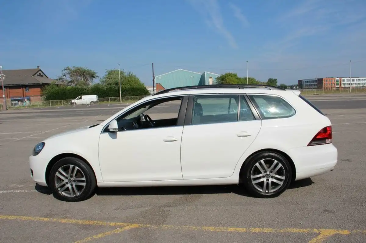 2012-volkswagen-golf-16td-blue-motion-se-big-8