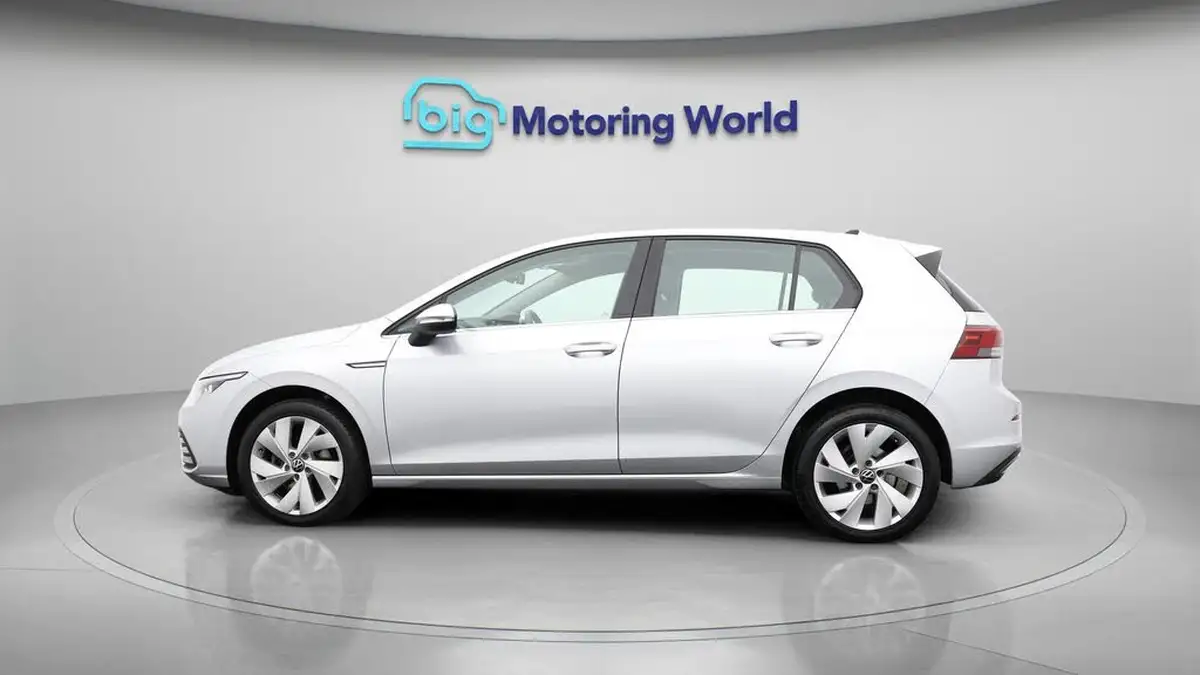 2021-volkswagen-golf-15-tsi-style-130ps-hatchback-big-4