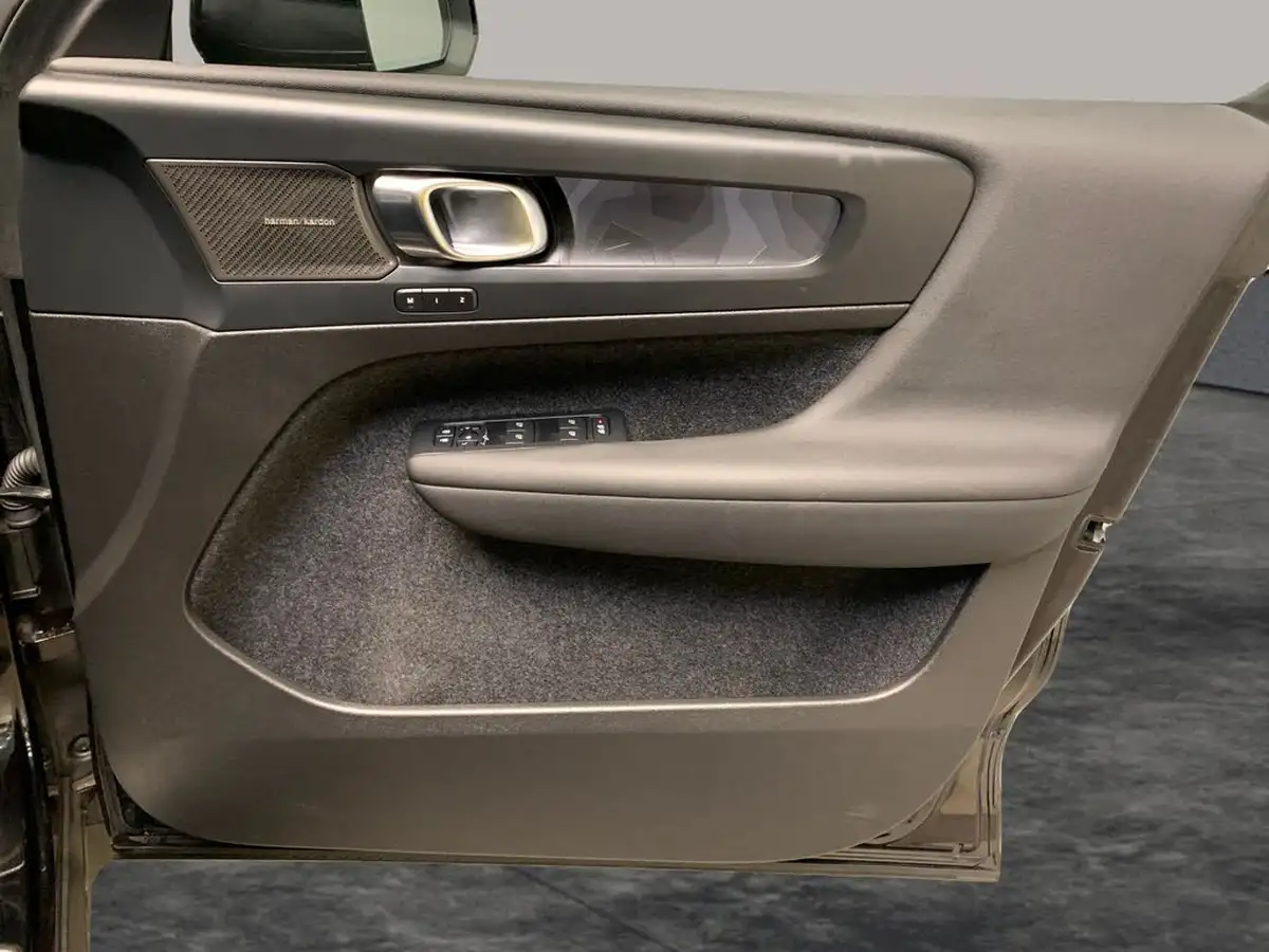 2023-volvo-xc40-e-recharge-ultimate-228bhp-big-43