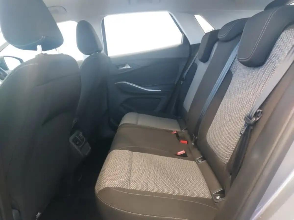 2019-vauxhall-grandland-x-12-se-ss-big-5