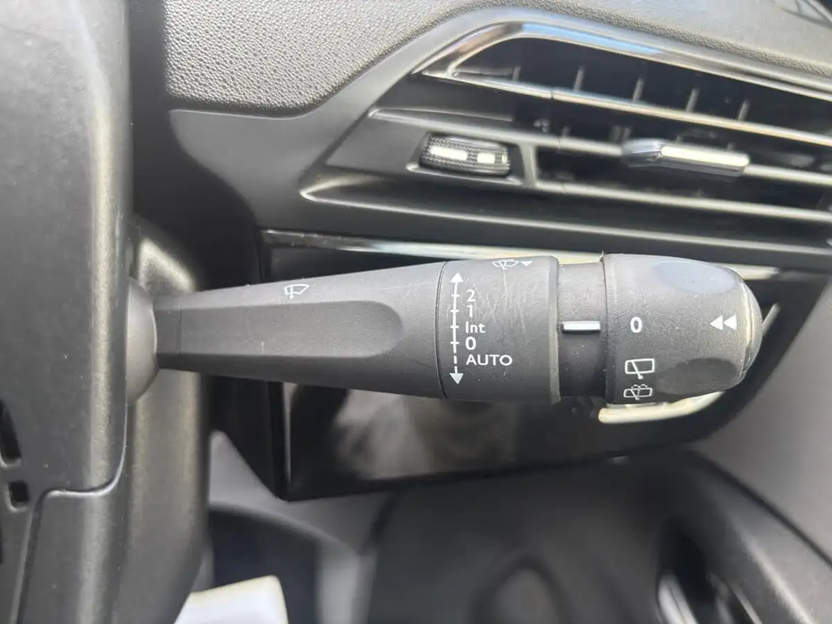 2016-citroen-c4-picasso-16bluehdi-vtr-120ps-big-20