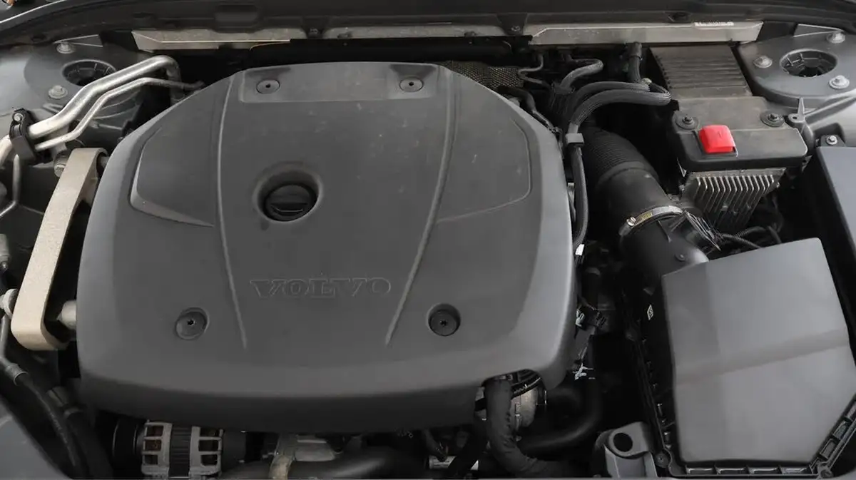 2019-volvo-v60-20-t5-momentum-plus-big-18