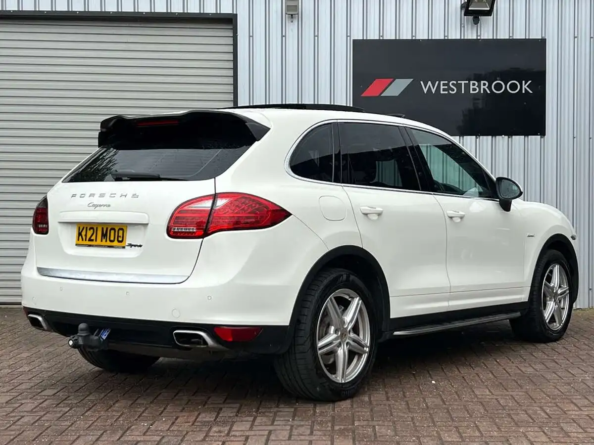 2011-porsche-cayenne-30td-245bhp-awd-tiptronic-s-big-2