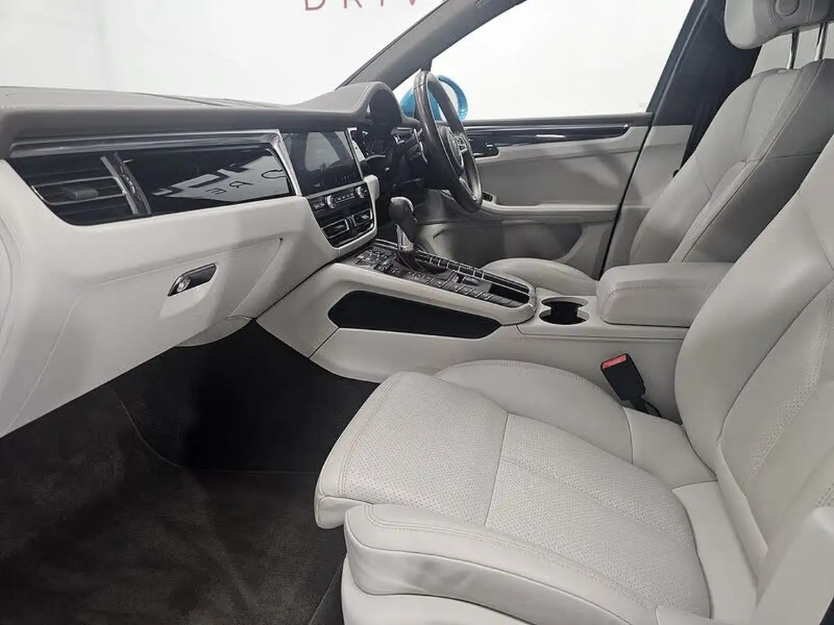 2018-porsche-macan-big-7