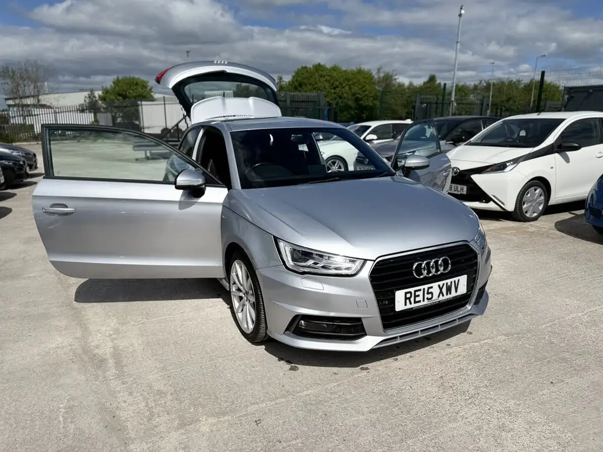 2015-audi-a1-16tdi-s-line-hatchback-3d-big-9