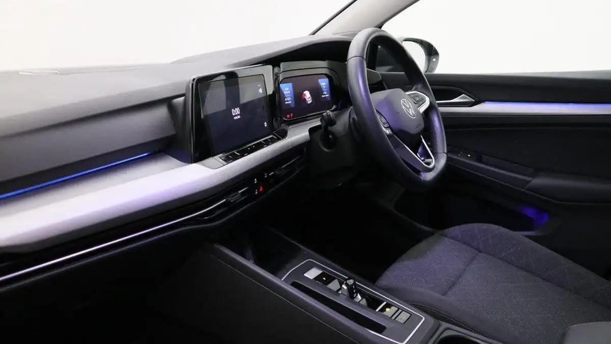 2023-volkswagen-golf-15-etsi-life-150ps-hatchback-big-1
