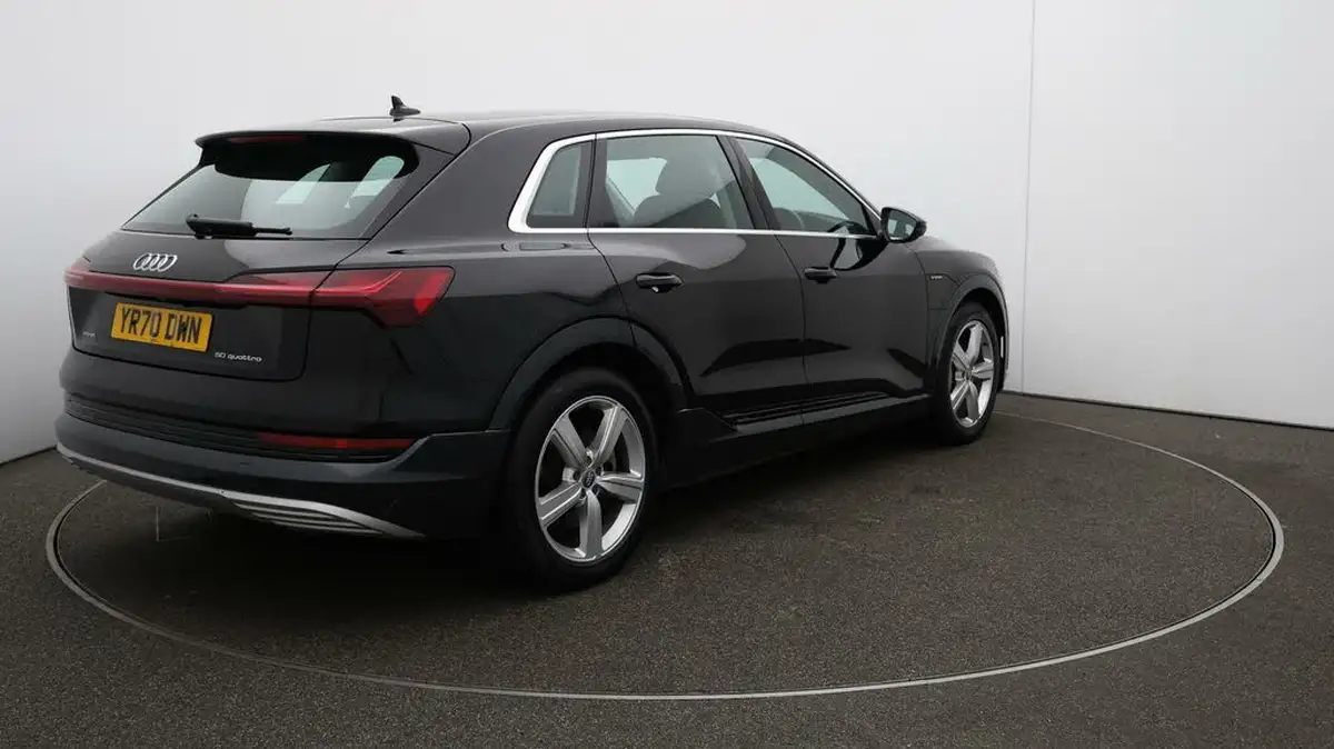 2020-audi-e-tron-50e-technik-big-56