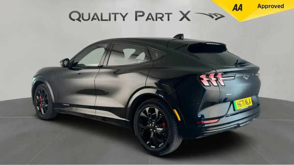 2022-ford-mustang-mach-e-e-standard-range-awd-big-4