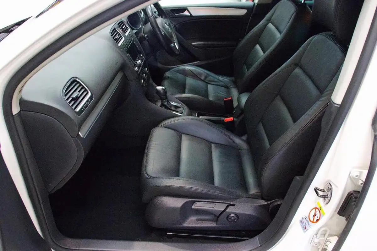 2012-volkswagen-golf-20td-gt-hatchback-5d-dsg-big-10