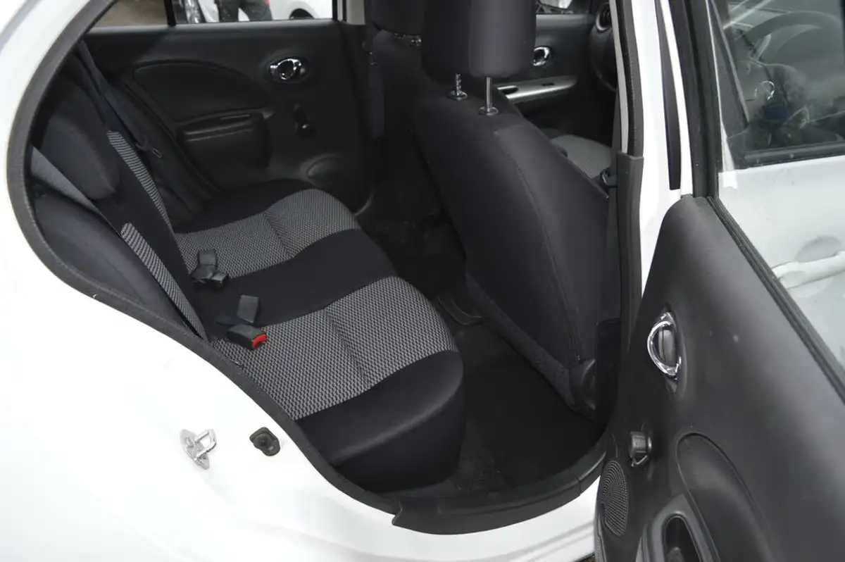 2016-nissan-micra-12-acenta-cvt-big-11