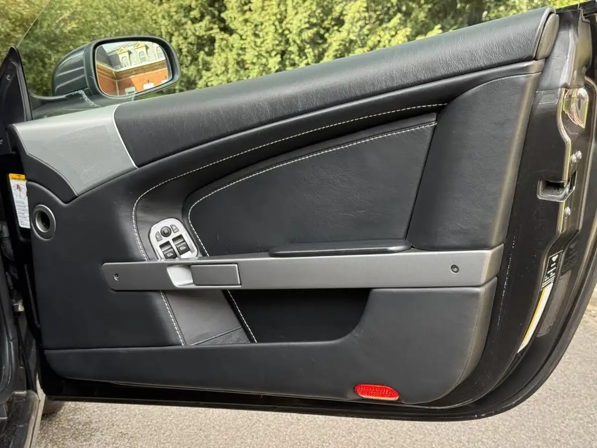 2010-aston-martin-db9-60-volante-touchtronic-ii-big-46