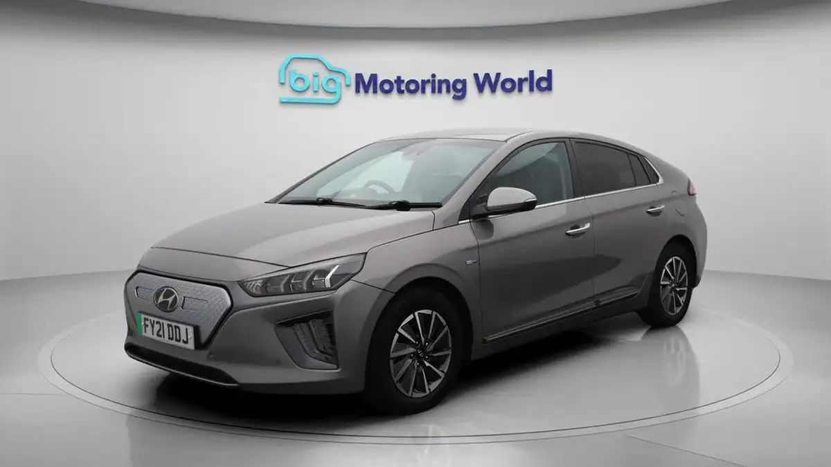 2021-hyundai-ioniq-e-premium-se-electric-100kw-big-3
