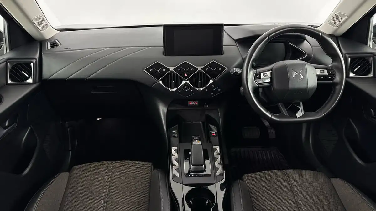 2021-ds-ds-3-crossback-e-tense-prestige-big-10