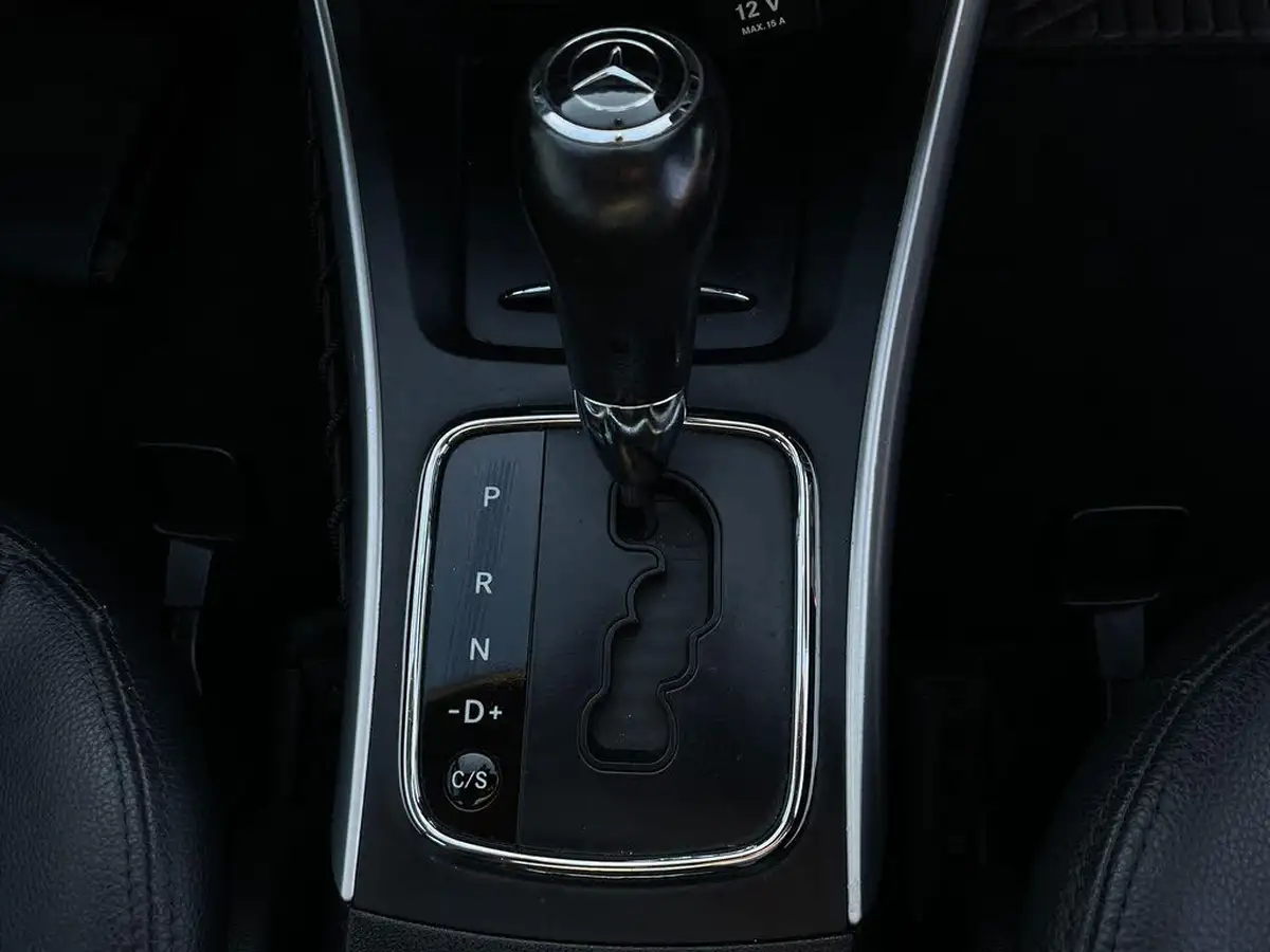 2011-mercedes-benz-a-class-15-a160-avantgarde-se-95bhp-5d-cvt-big-59