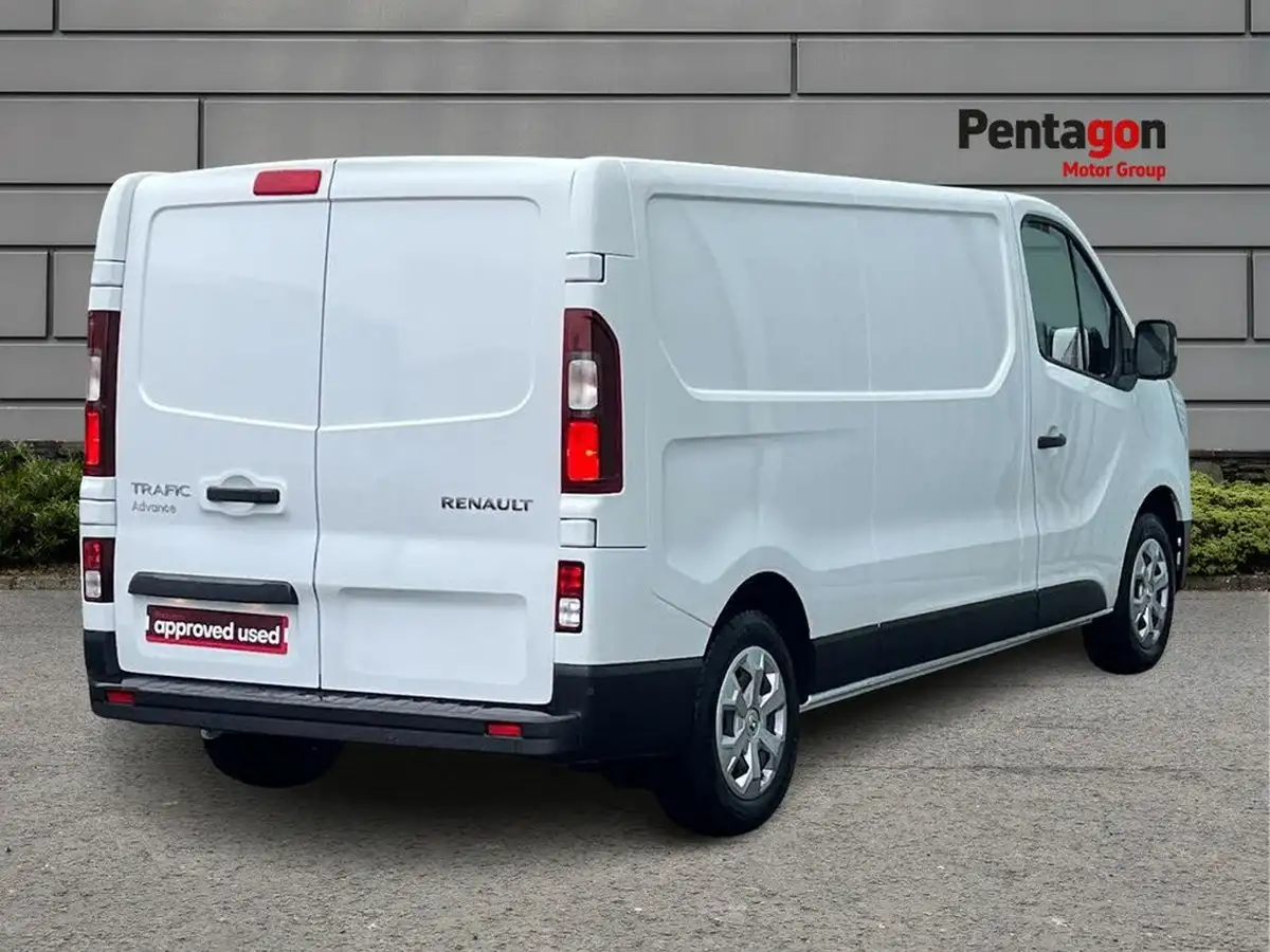 2025-renault-trafic-20dci-ll30-130-advance-panel-big-3