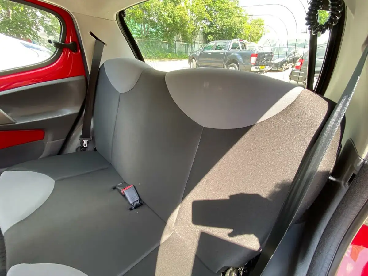 2011-citroen-c1-10-vtr-68-5d-big-47