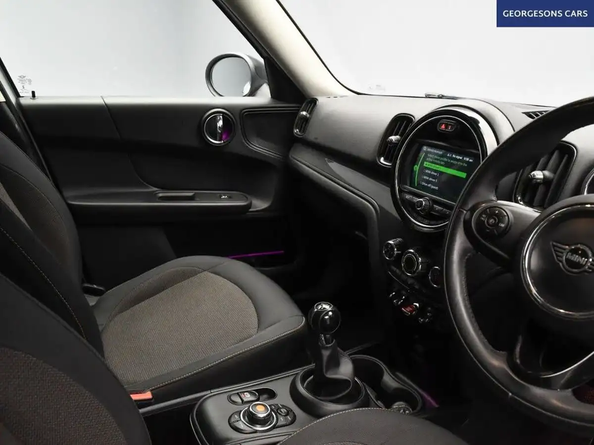 2019-mini-countryman-15-cooper-classic-big-17