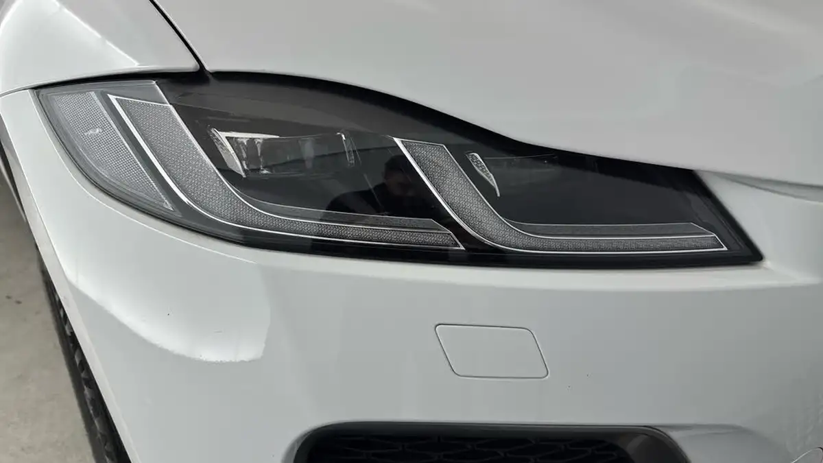 2021-jaguar-f-pace-20-p400e-s-big-31