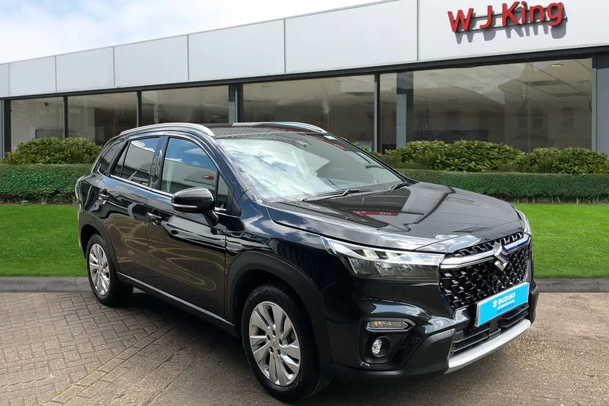 2024-suzuki-s-cross-15-motion-big-0