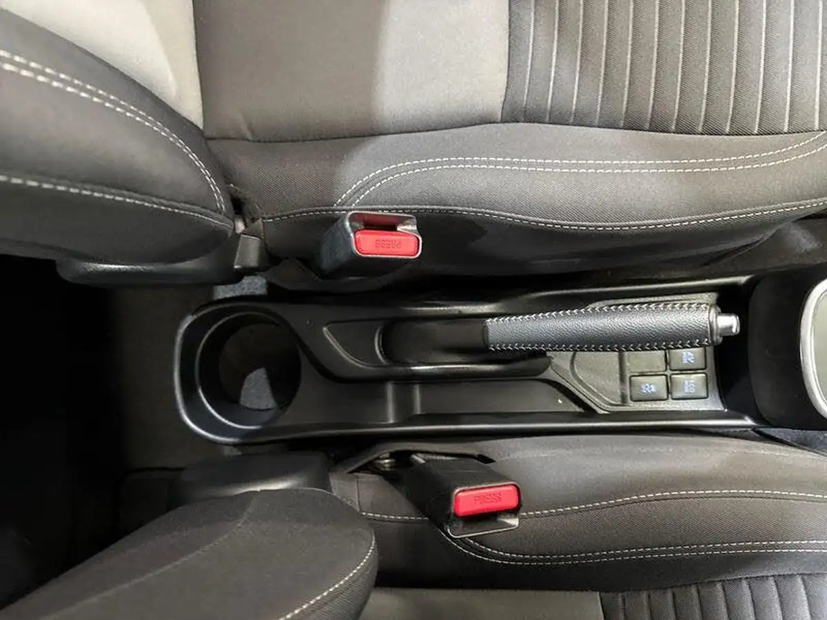 2020-toyota-yaris-15-vvt-i-icon-98bhp-hybrid-1497cc-e-cvt-big-20