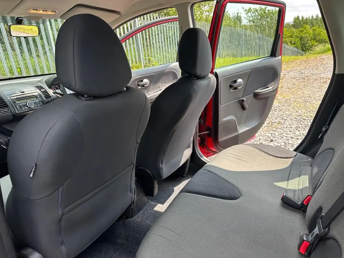 2011-nissan-note-14-visia-big-13