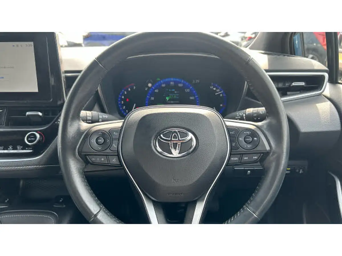 2022-toyota-corolla-18-vvt-i-design-120bhp-trk-hatchback-5d-big-7