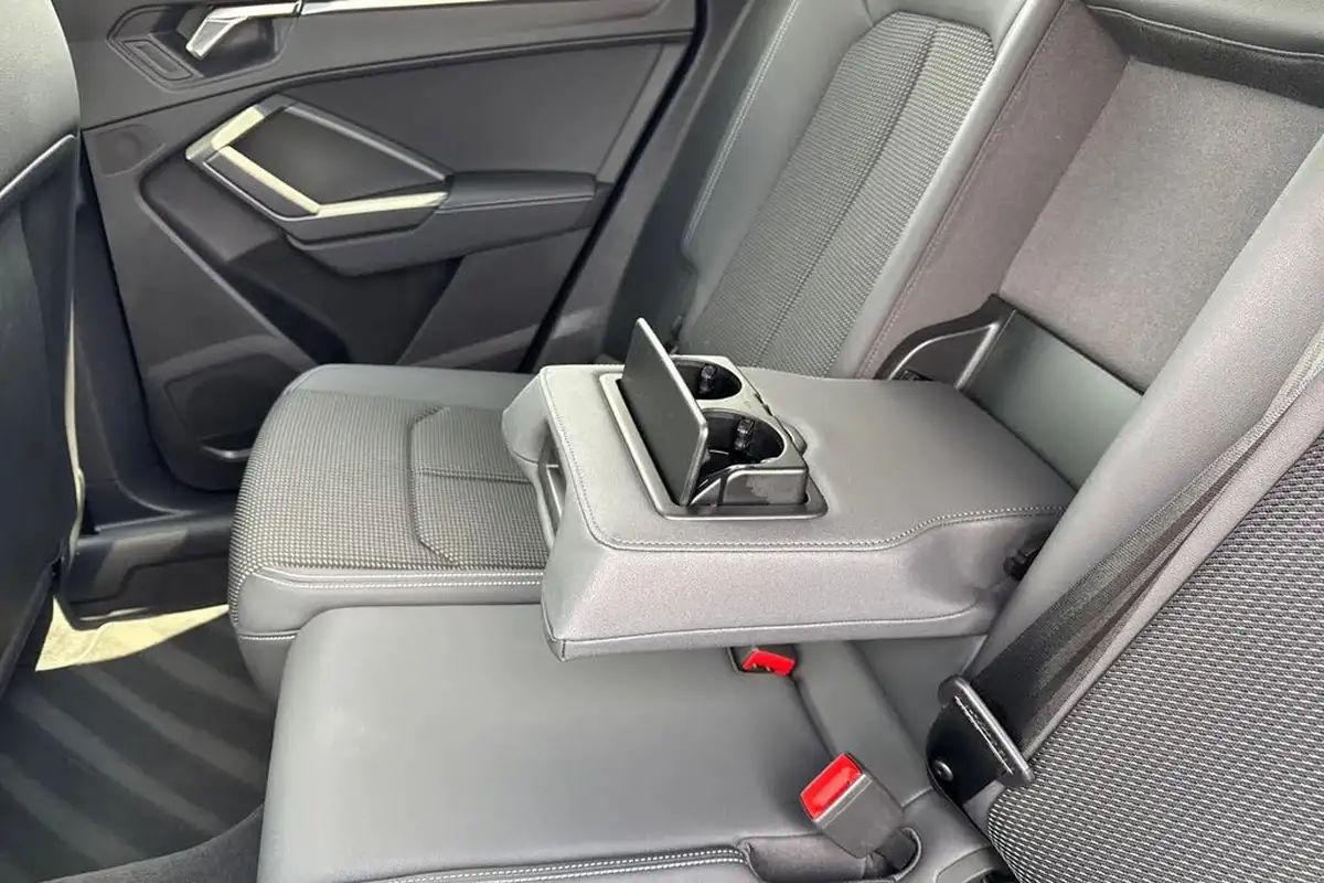 2022-audi-q3-15-35-tfsi-black-edition-codcomfort-sound-pack-station-wagon-big-36