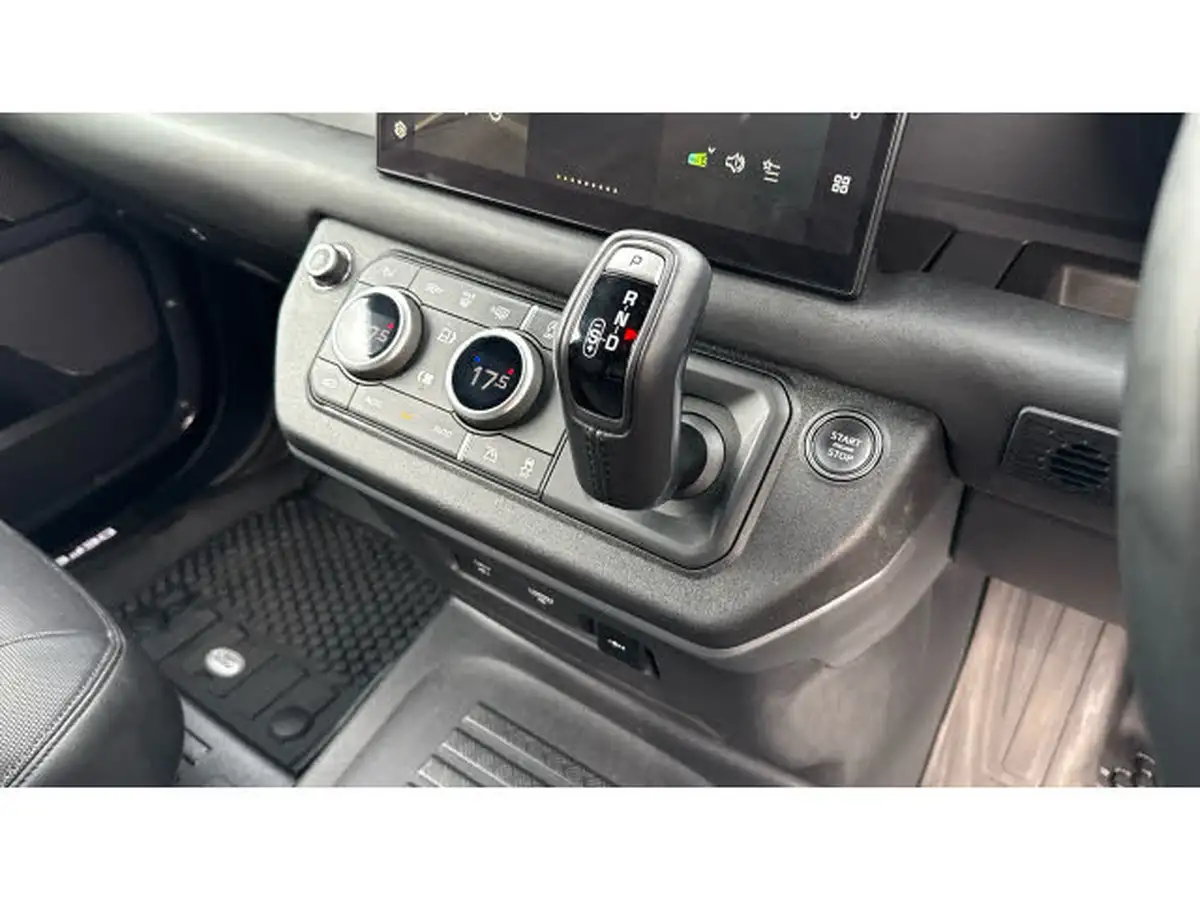 2024-land-rover-110-defender-30-d300-hard-top-x-dynamic-hse-110-big-12