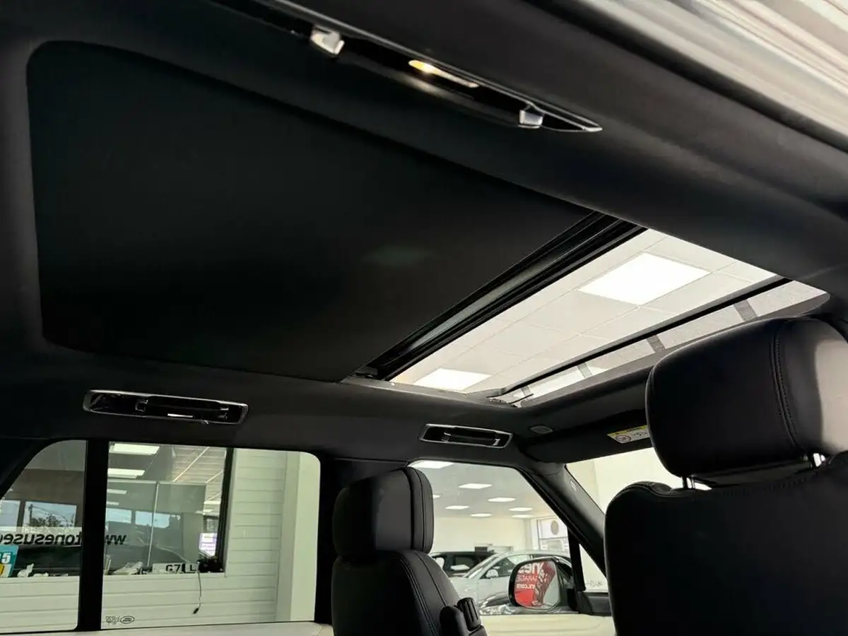 2022-land-rover-range-rover-30-d350-hse-big-11