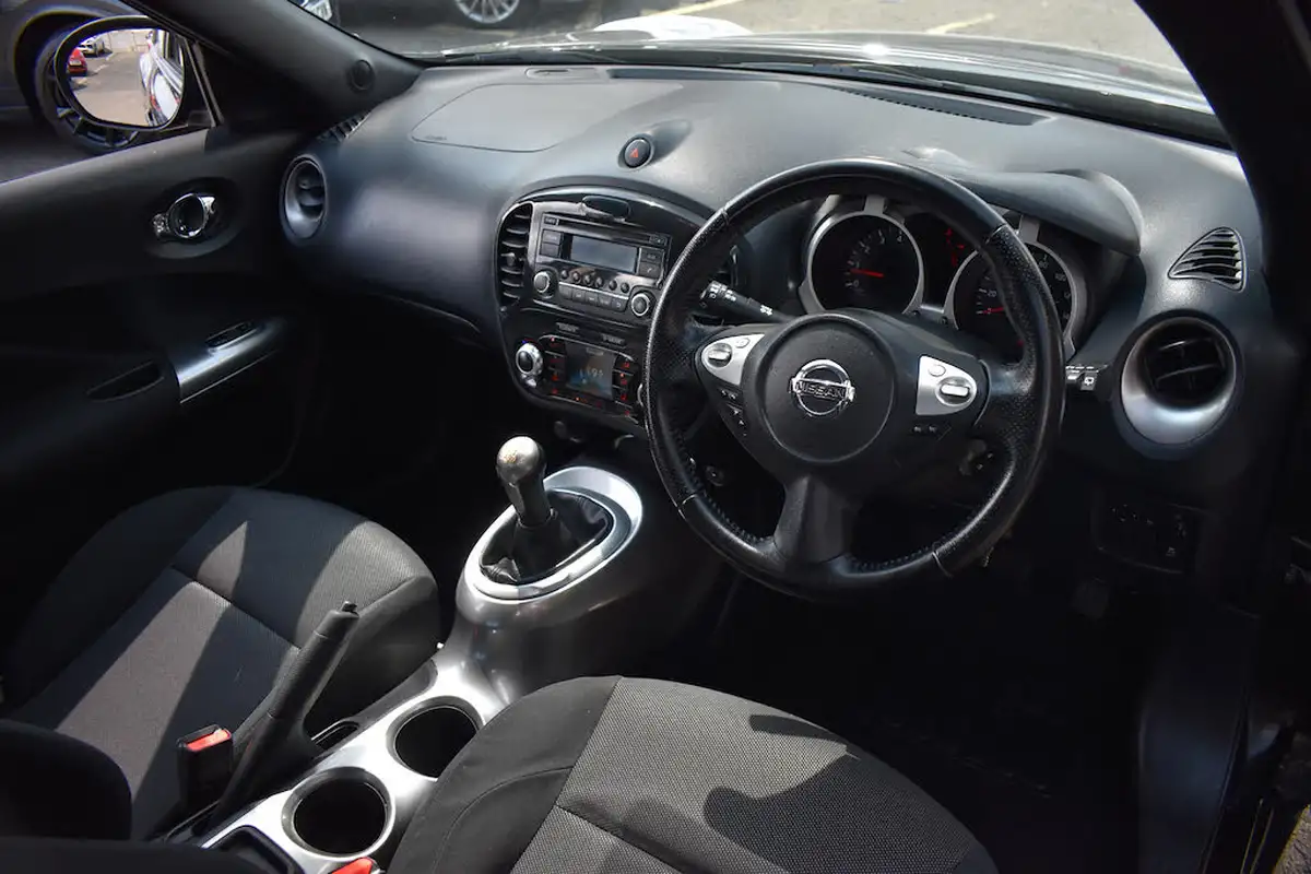2011-nissan-juke-16-acenta-16v-1598cc-big-8