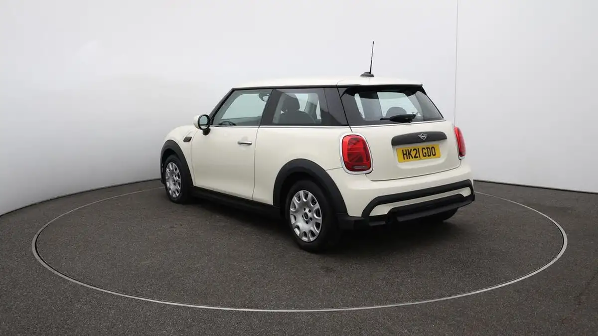 2021-mini-cooper-15-one-classic-3d-big-60
