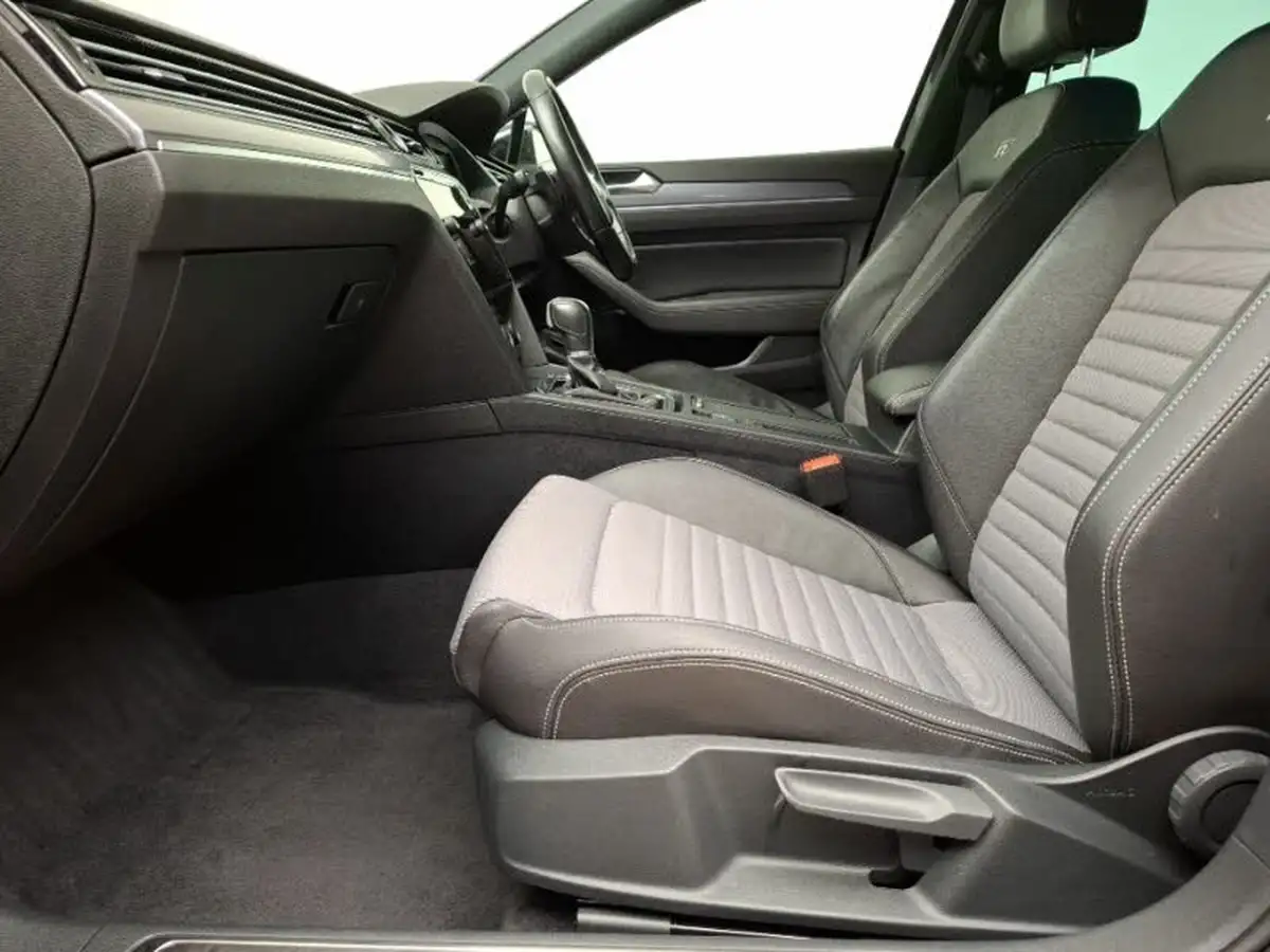 2017-volkswagen-passat-20tdi-r-line-150ps-ss-saloon-4d-dsg-big-4