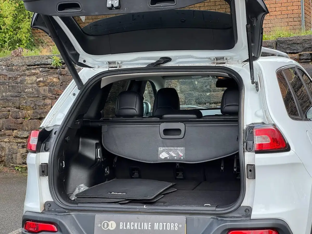 2016-jeep-cherokee-22multijet-ii-limited-ss-big-18