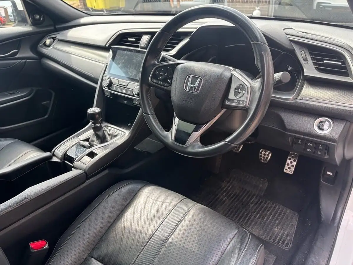 2018-honda-civic-16-i-dtec-ex-ss-hatchback-5d-big-8
