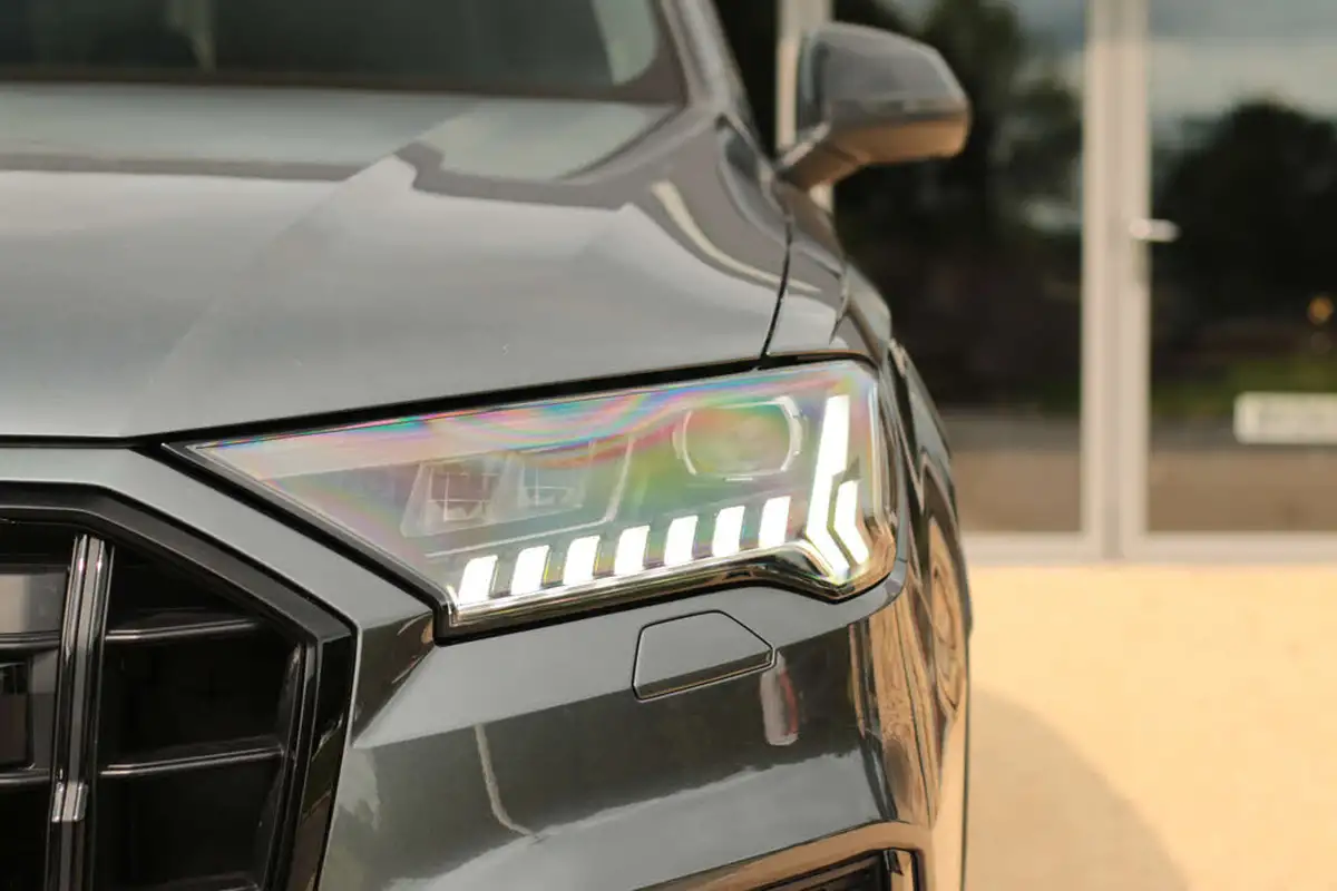 2022-audi-sq7-40-tfsi-black-edition-big-18