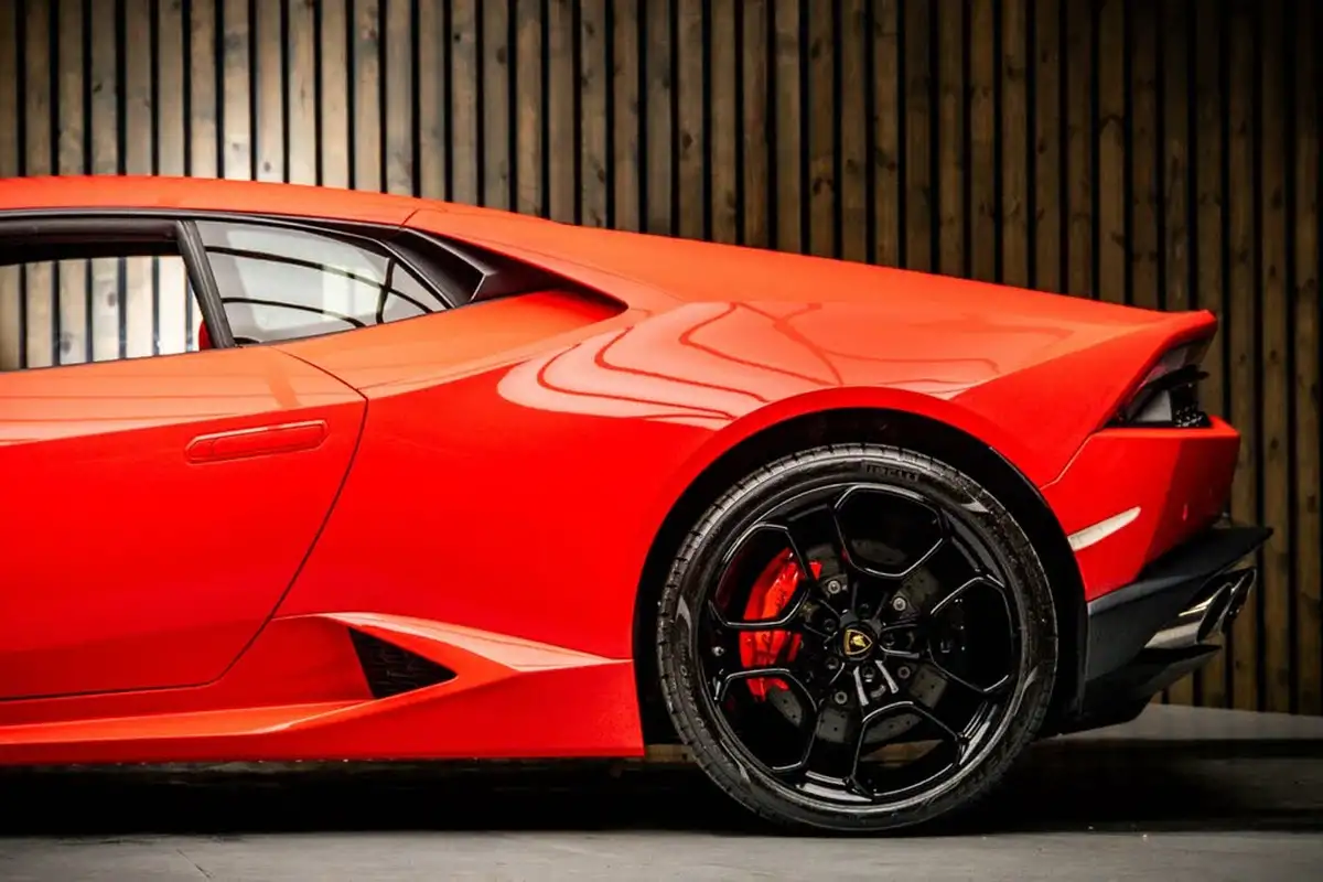 2016-lamborghini-huracan-52-lp-610-4-4wd-coupe-big-17