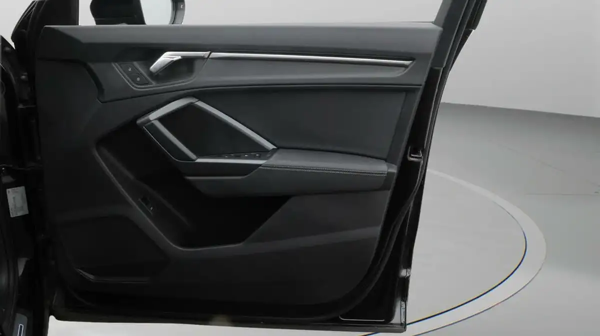 2022-audi-q3-15-35-tfsi-black-edition-codcomfort-sound-pack-sportback-big-15