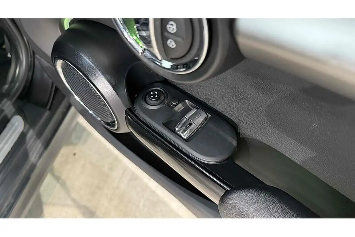 2020-mini-cooper-15-cooper-exclusive-hatchback-3d-auto-big-12
