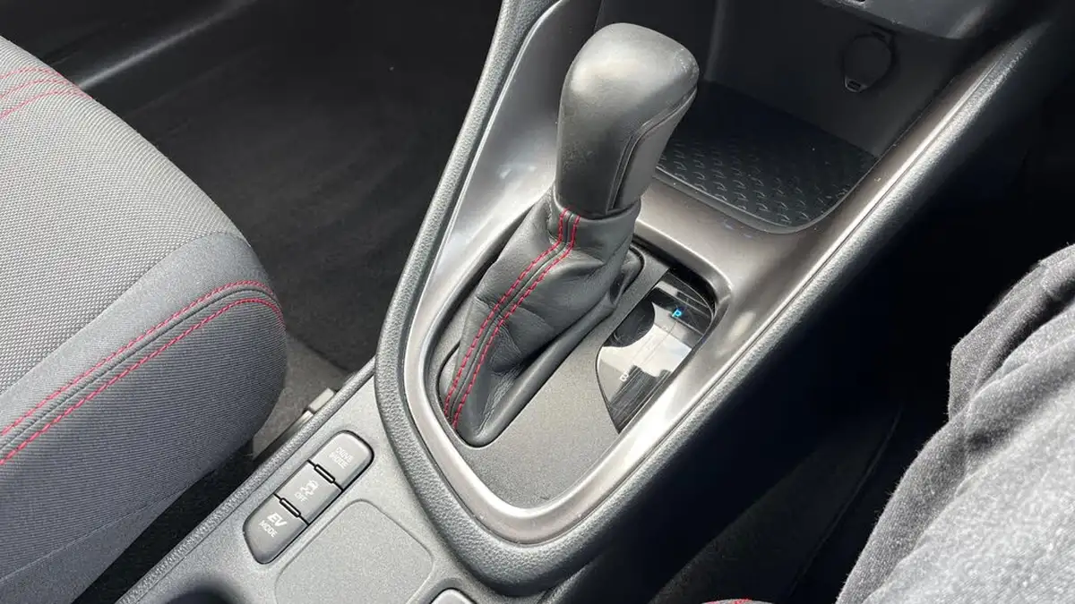 2022-toyota-yaris-15-vvt-i-gr-sport-big-43