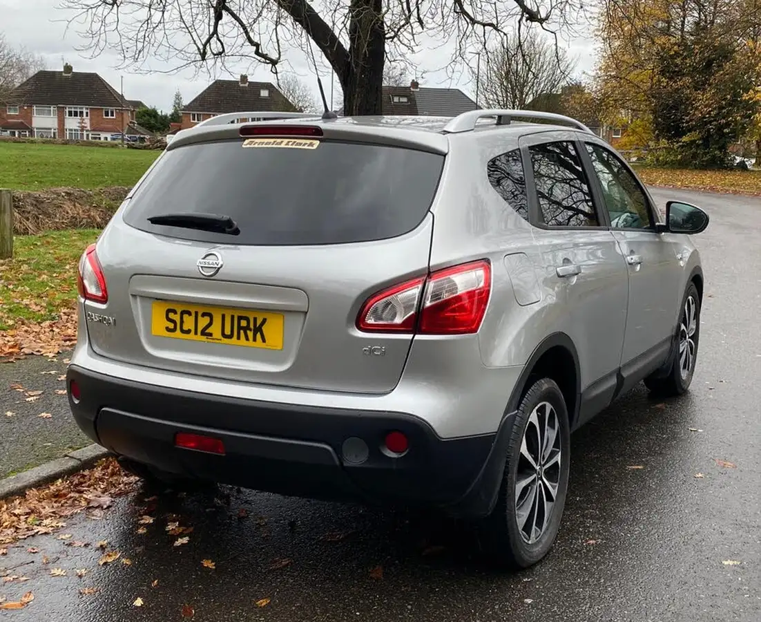 2012-nissan-qashqai-15td-n-tec-big-10