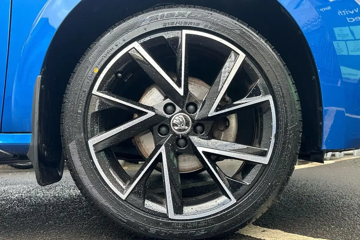 2022-skoda-kamiq-10-tsi-monte-carlo-111ps-dsg-big-4