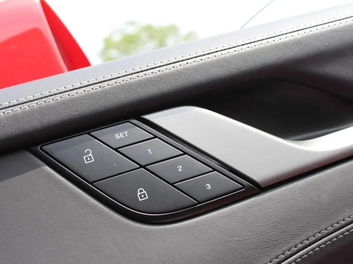 2021-porsche-911-30-targa-4-big-30