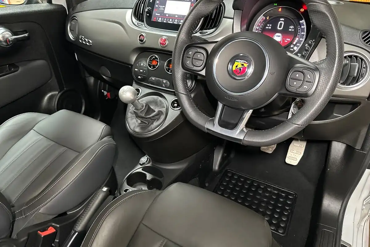 2021-abarth-595-14-tjet-turismo-big-20