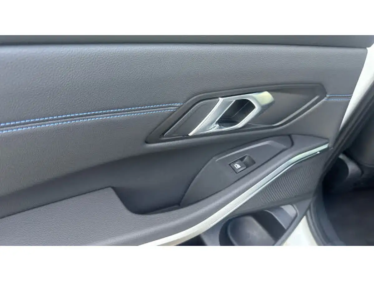 2024-bmw-3-series-20-330e-m-sport-touring-5d-big-28