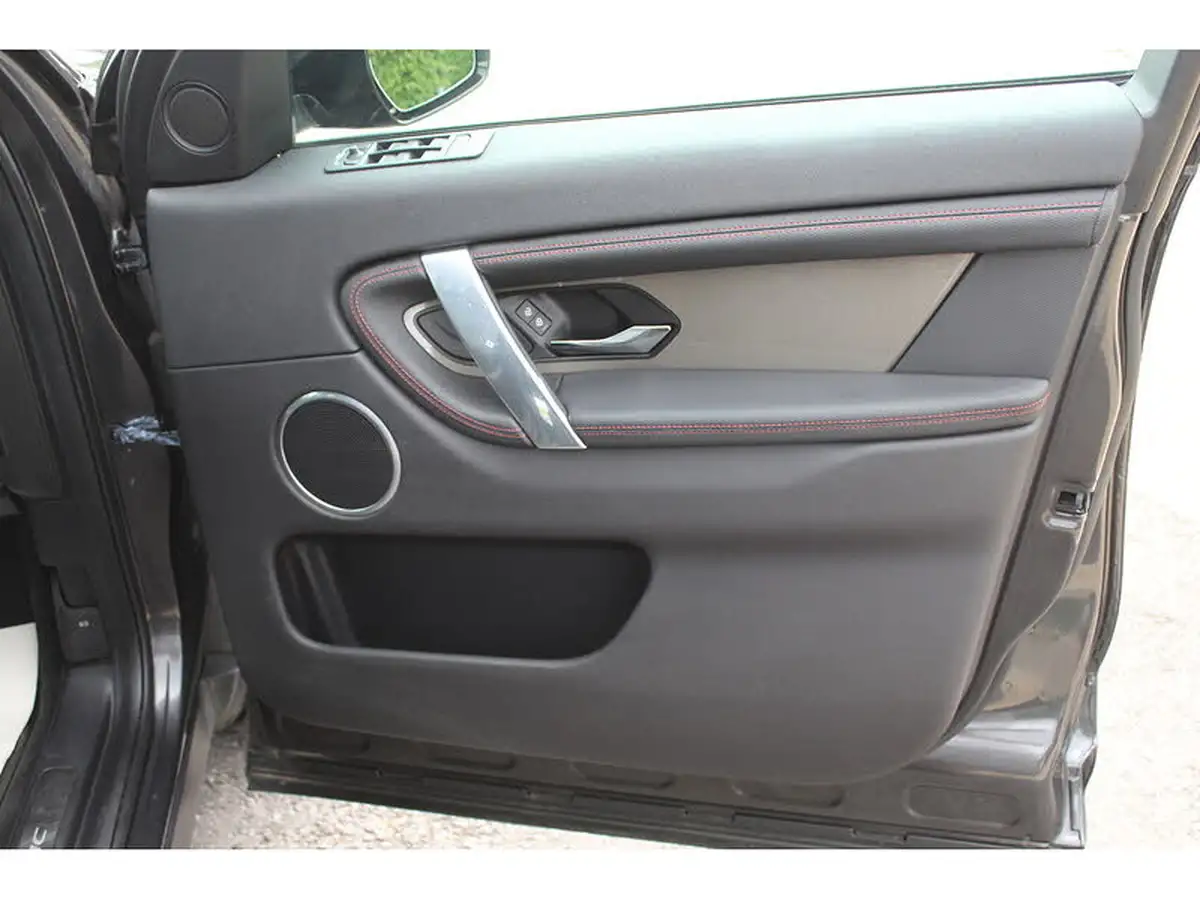 2021-land-rover-discovery-sport-20-p290-black-big-32