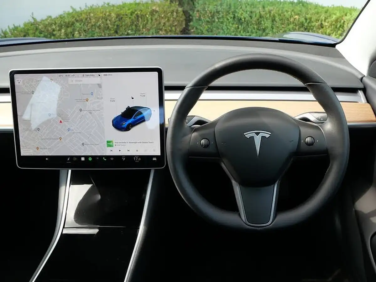 2020-tesla-model-3-e-standard-plus-big-14