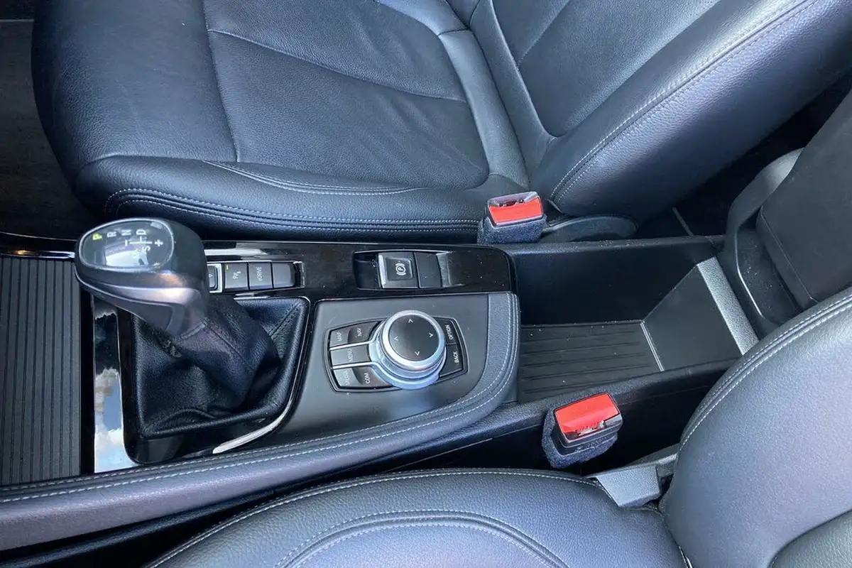 2022-bmw-x1-15-xdrive-25e-phev-xline-big-15